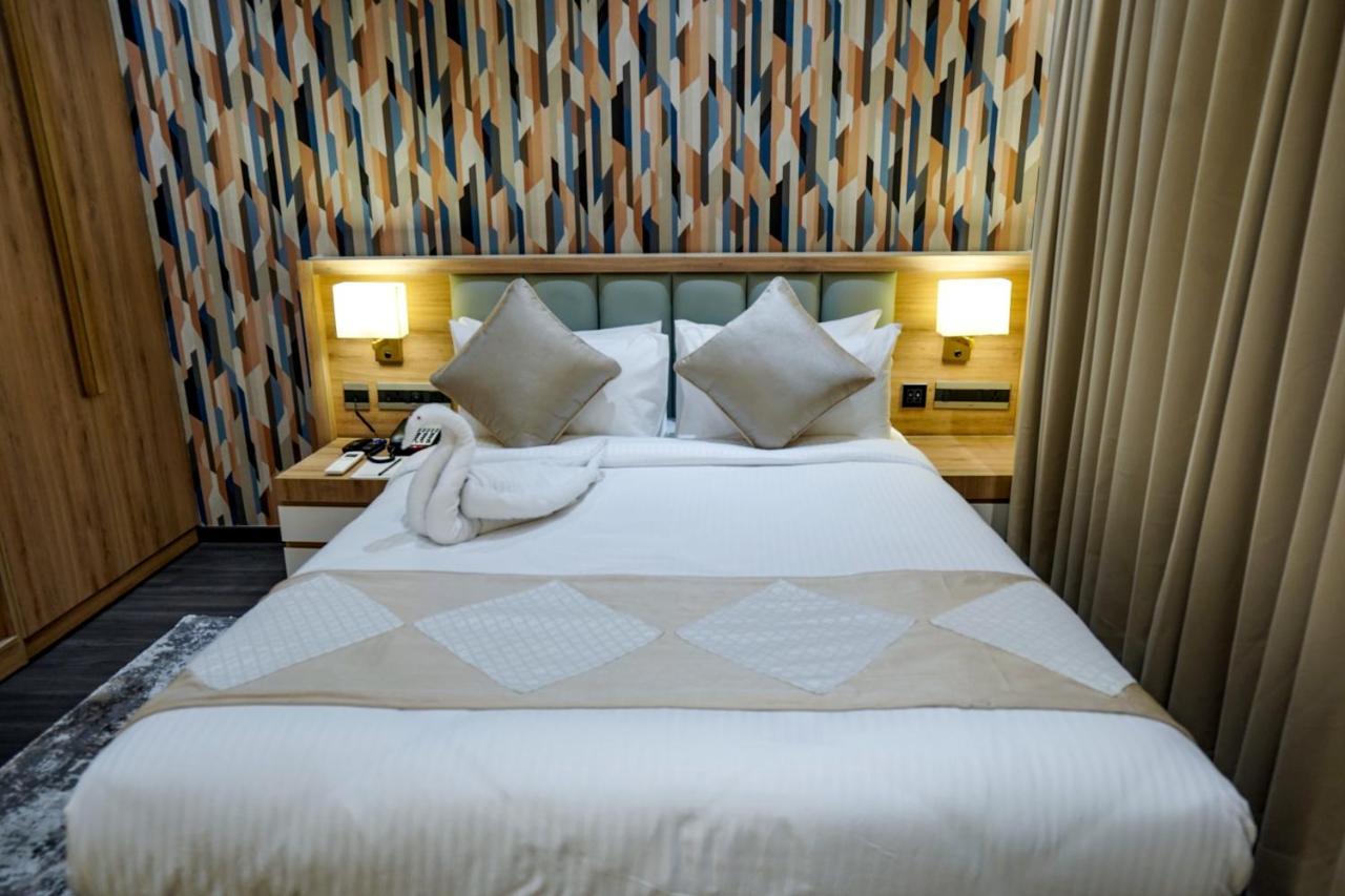 Hotel M2 Square By Monday Premium à Nagpur Extérieur photo