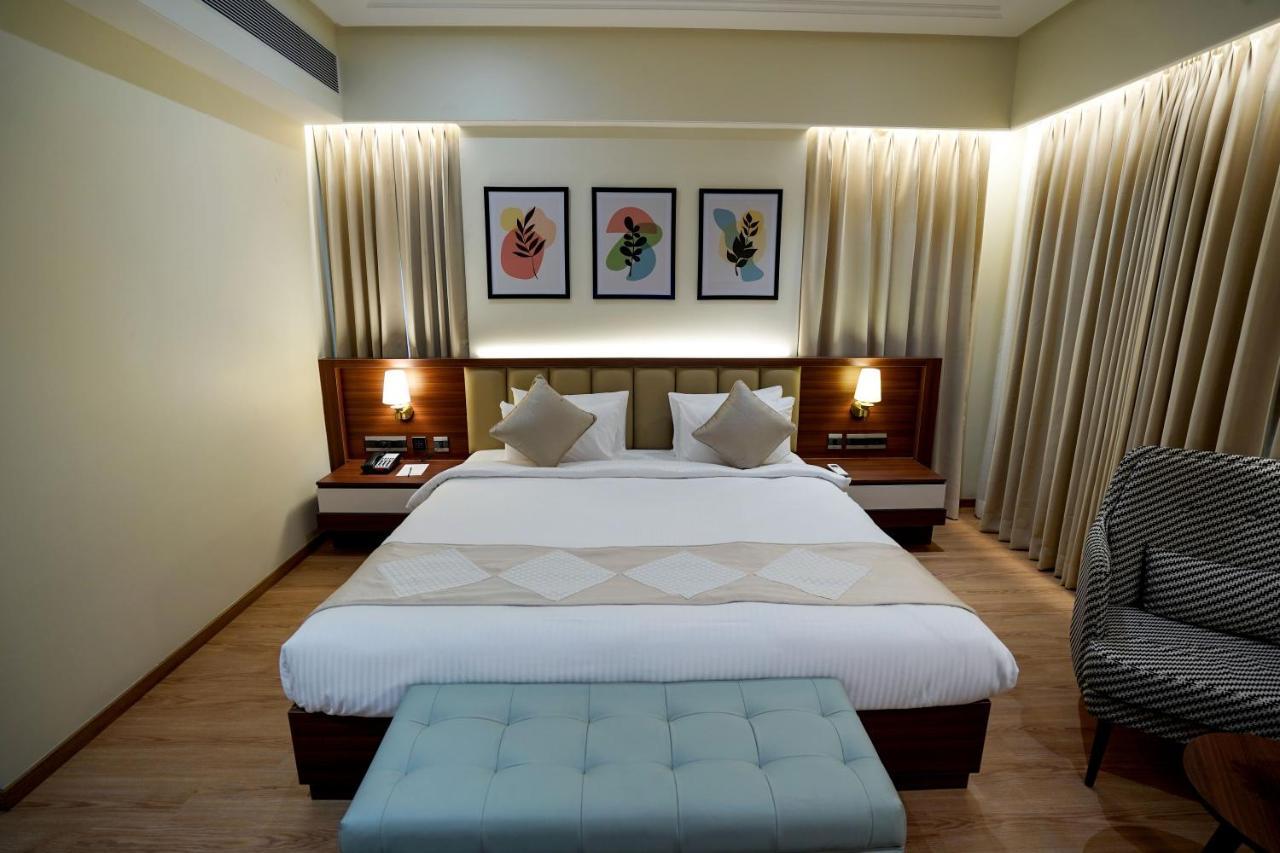 Hotel M2 Square By Monday Premium à Nagpur Extérieur photo